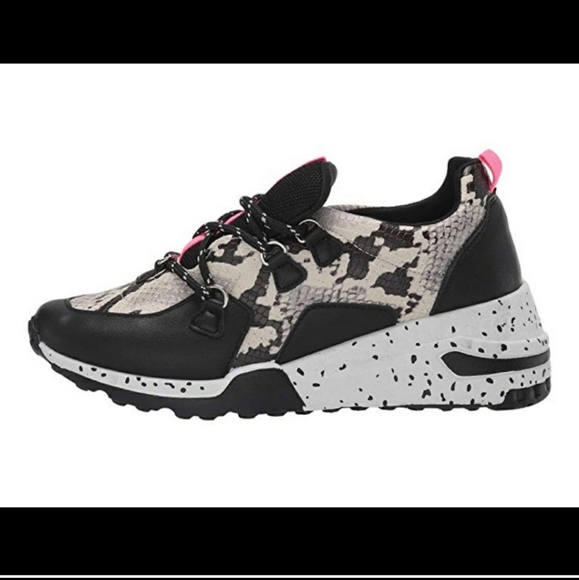 Madden Girl by Steve Madden Cliff Sneakers - Picture 5 of 6